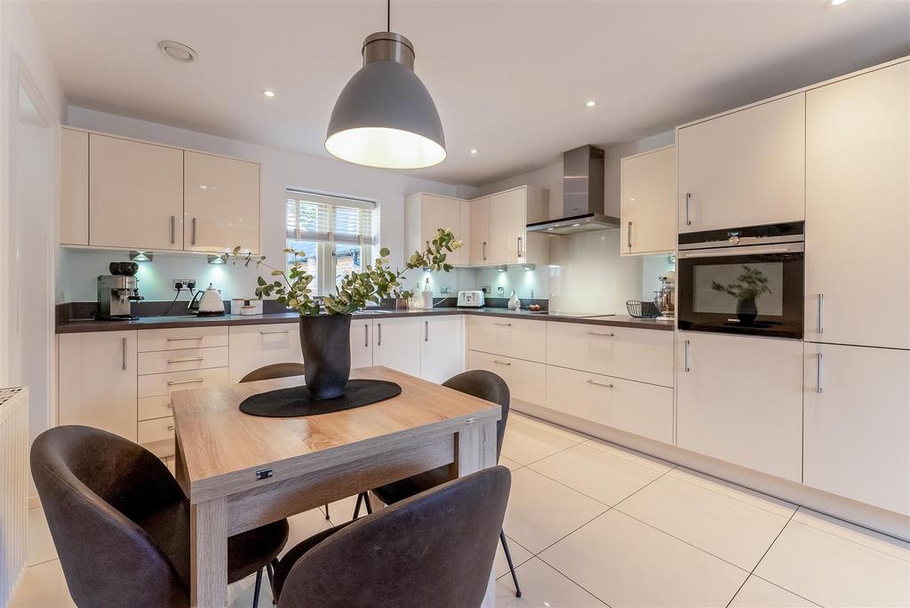 1 Fynes Way-3.jpg