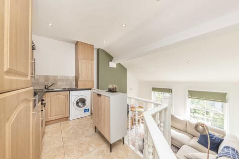 1 bedroom flat to rent, Elmbourne Road, London SW17