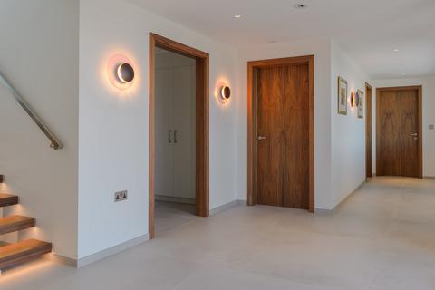 4 bedroom detached house for sale, Ruette Des Corneilles, Cobo, Castel