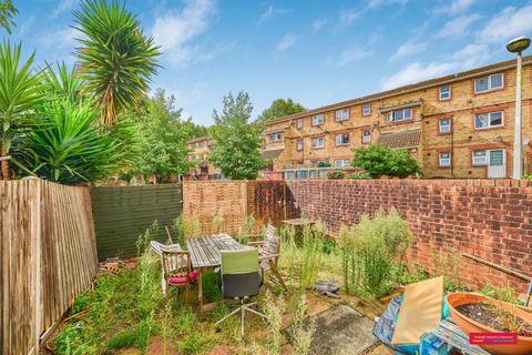 undefined, Clifton Way, London, SE15