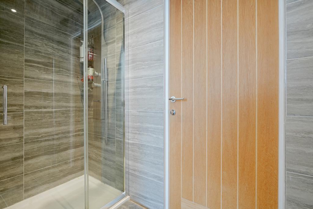 Jack and Jill En Suite