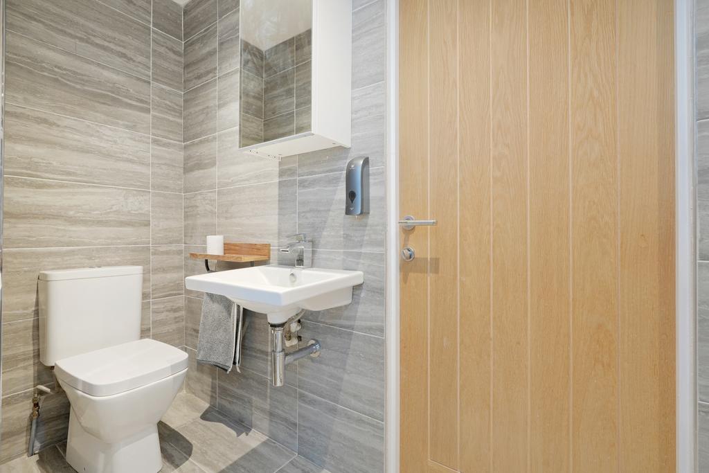 Jack and Jill En Suite