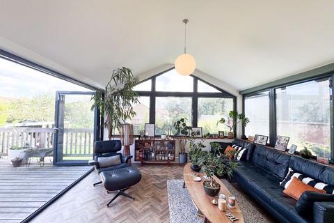 4 bedroom detached house for sale, VAUGHAN AVENUE, GRIMSBY