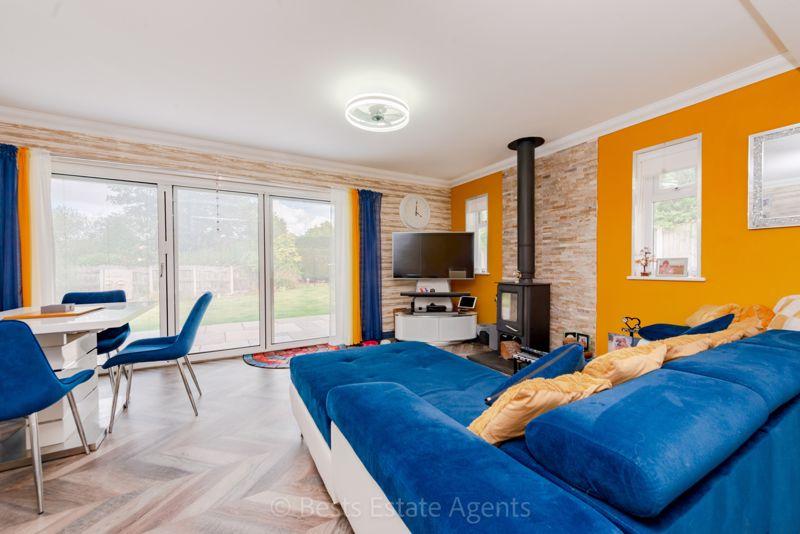 Lounge Dining Area