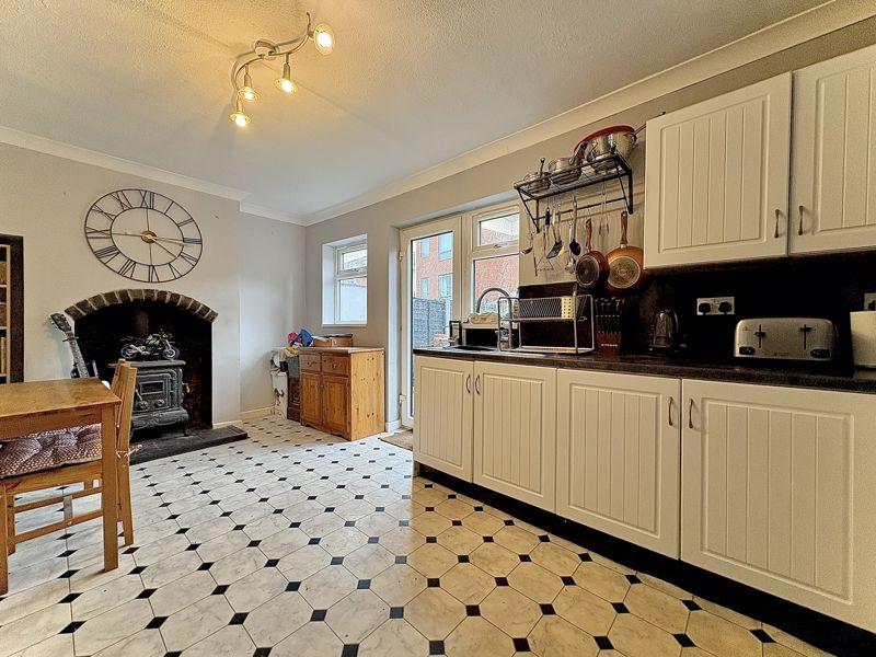 Dining kitchen