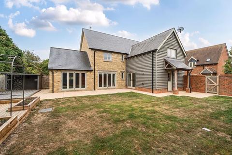 4 bedroom detached house for sale, Walnut Court, West Hanney