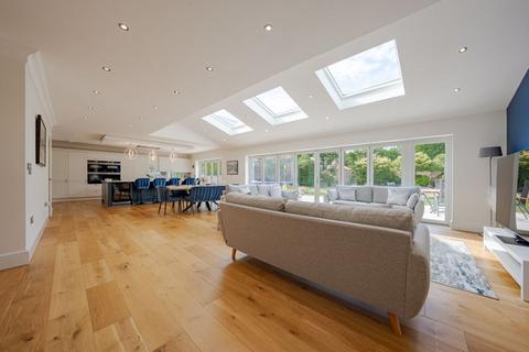 undefined, Golf Open 2026 - Trafalgar Road, Birkdale - 5 min walk to Birkdale Golf Course