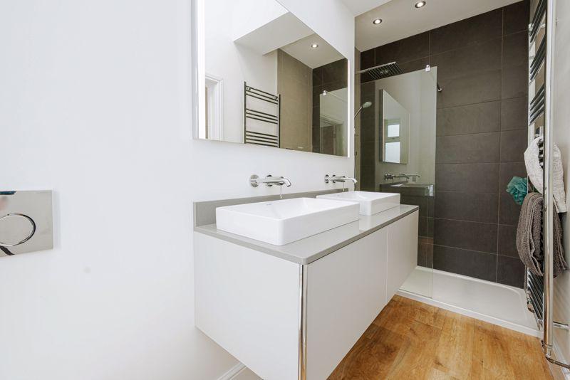 Shower room ensuite