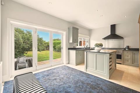 4 bedroom property for sale, Priests Lane, Shenfield, Brentwood CM15