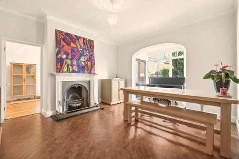4 bedroom property for sale, Priests Lane, Shenfield, Brentwood CM15