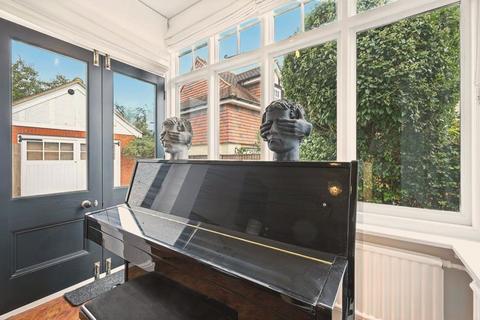 4 bedroom property for sale, Priests Lane, Shenfield, Brentwood CM15