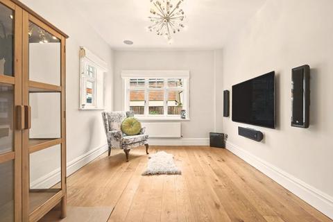 4 bedroom property for sale, Priests Lane, Shenfield, Brentwood CM15