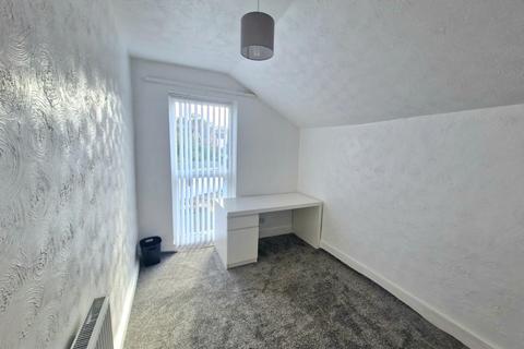 11 Thirlestane Road, Northampton, NN4 8HD
