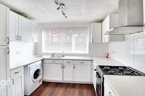 2 bedroom maisonette for sale, Porlock Drive, Luton