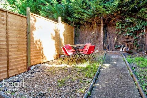 2 bedroom maisonette for sale, Porlock Drive, Luton