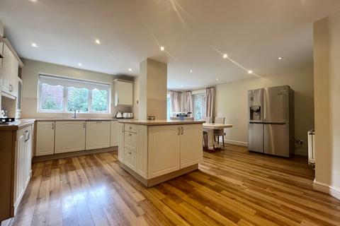 undefined, Hirdemonsway, Shirley, Solihull, West Midlands, B90