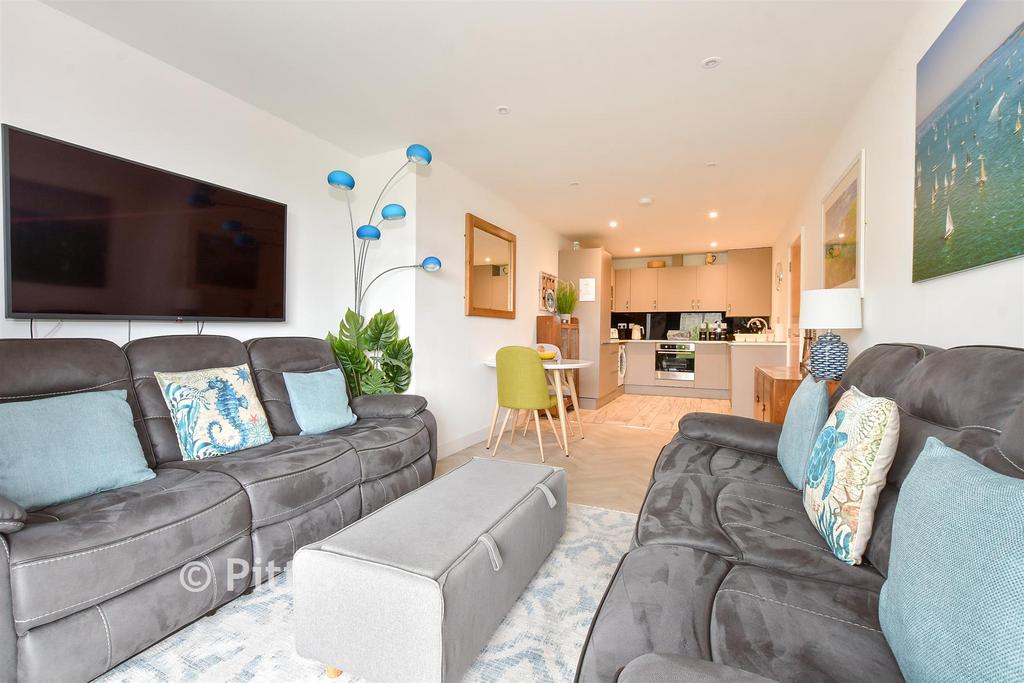 Lounge/ Dining Area