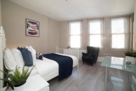 2 bedroom flat to rent, Finchley Road, London NW3