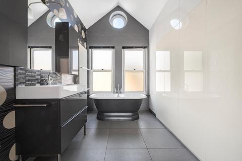 4 bedroom end of terrace house for sale, Framfield Road, Hanwell, London, W7 1NH