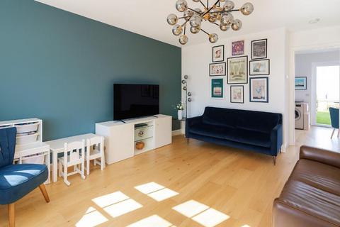 undefined, Luton LU2