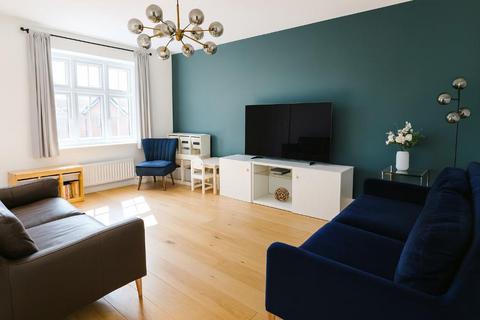 undefined, Luton LU2