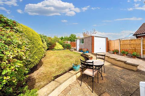 2 bedroom bungalow for sale, Fairway, Keyworth, Nottingham