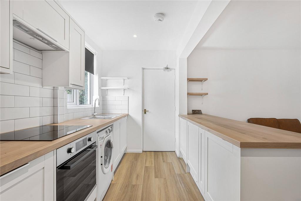 Kitchen/ Dining