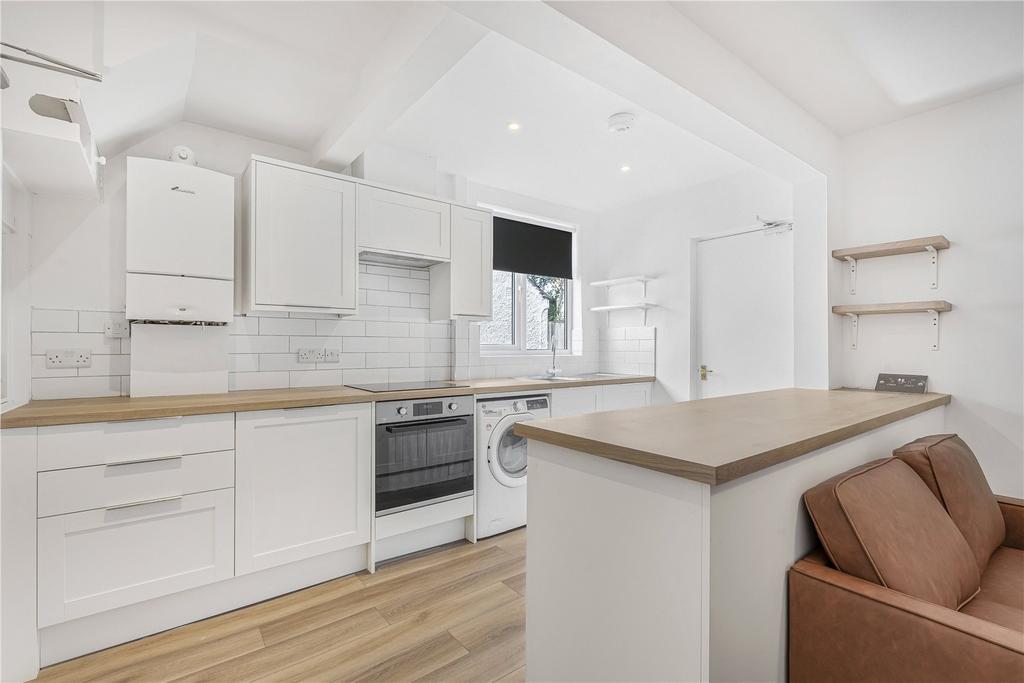 Kitchen/ Dining