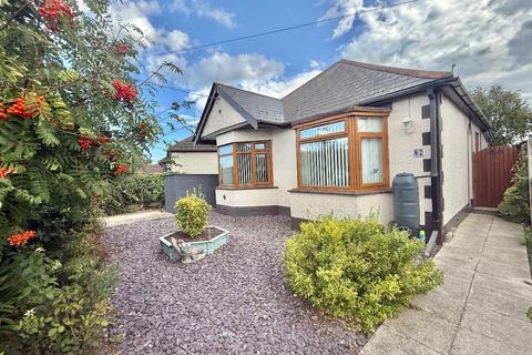 2 bedroom bungalow for sale, The Driveway, Canvey Island