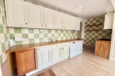 2 bedroom bungalow for sale, The Driveway, Canvey Island