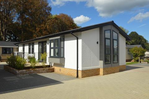 undefined, WEYBRIDGE PARK / MEADOWLANDS PARK - ADDLESTONE / WEYBRIDGE