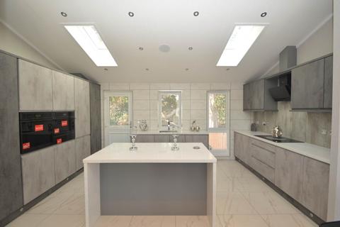 undefined, WEYBRIDGE PARK / MEADOWLANDS PARK - ADDLESTONE / WEYBRIDGE