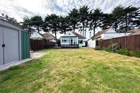 4 bedroom bungalow for sale, Victoria Avenue, Southend-on-Sea, Essex, SS2