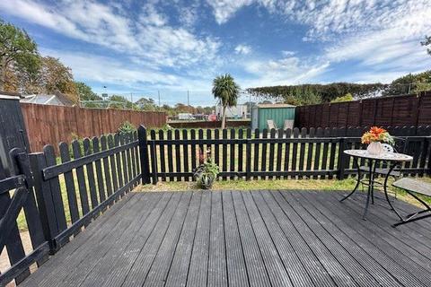 4 bedroom bungalow for sale, Victoria Avenue, Southend-on-Sea, Essex, SS2