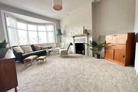 undefined, Victoria Avenue, Southend-on-Sea, Essex, SS2