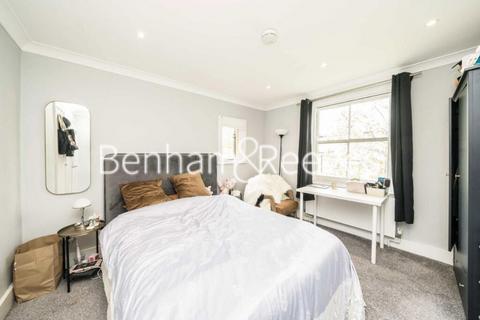 3 bedroom apartment to rent, Nevern Square, Kensington SW5