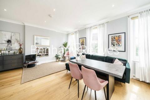 3 bedroom apartment to rent, Nevern Square, Kensington SW5