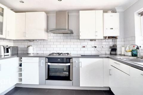 9 Tameton Close, Luton, LU2 8UX