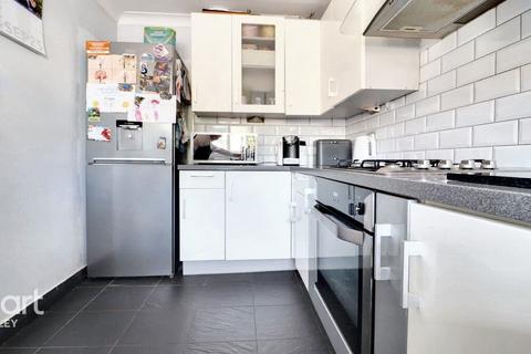 9 Tameton Close, Luton, LU2 8UX