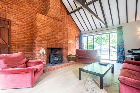 4 bedroom detached house for sale, Wymondham Road, Wreningham, Norwich, Norfolk, NR16