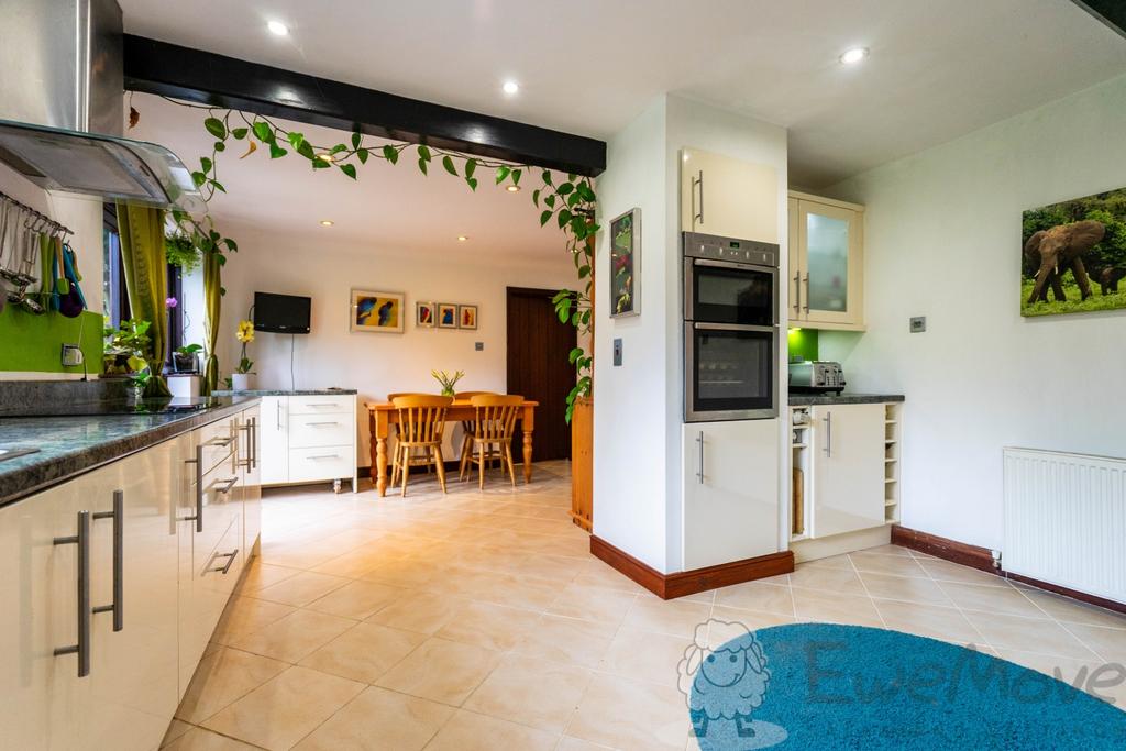Kitchen-Breakfast Room