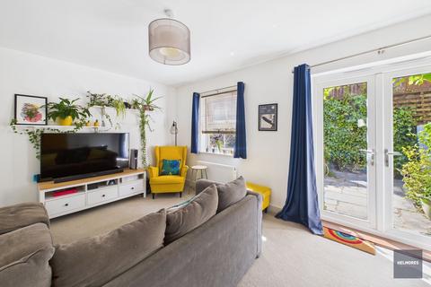 41 Saxon Close, Crediton, EX17 3DS