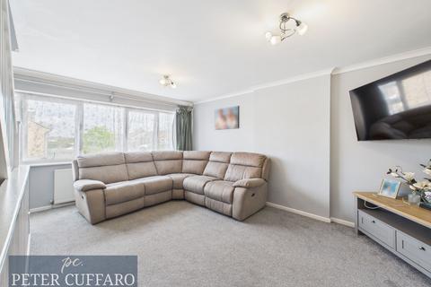 3 bedroom terraced house for sale, Caxton Road, Hoddesdon EN11