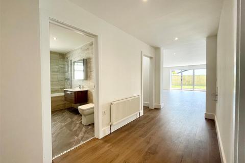 5 bedroom detached house for sale, New Road, West Parley, Ferndown