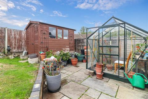 21 Bramfield Place, Hemel Hempstead, HP2 7NZ
