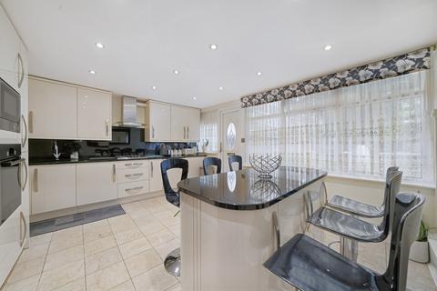 3 bedroom apartment for sale, Musbury Street, London, E1