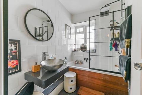 2 bedroom flat for sale, The Woodlands, Crystal Palace, London, SE19