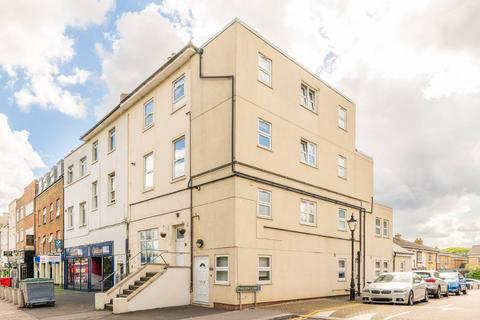 2 bedroom flat for sale, High Street, Penge, London, SE20
