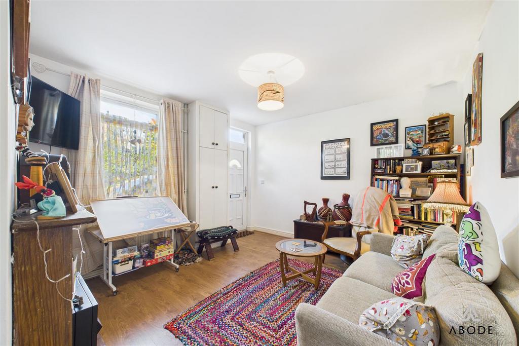 CAM03790 G0-PR0082-STILL042.jpg