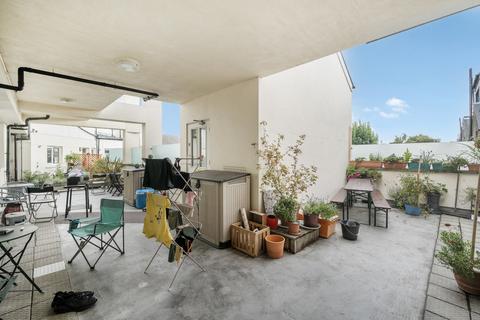 1 bedroom apartment for sale, Mantle Road, London